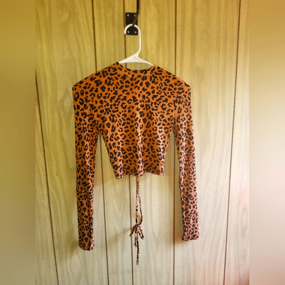 Lace up back cheetah print crop top